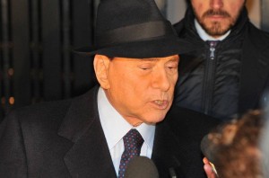 Summit del PDL a casa Berlusconi in via Rovani, uscita delle per