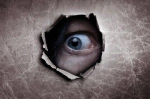 peeping-tom-eye-hole